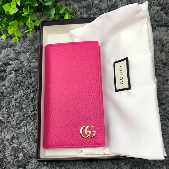 Gucci GG Marmont bifold Wallet Case iPhone 7/8 Case with interior card - Picture 3 of 15